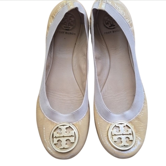 Tory Burch Shoes - Tory Burch Caroline Beige Patent Leather Gold Logo Elastic Ballet Flats, Size 9M